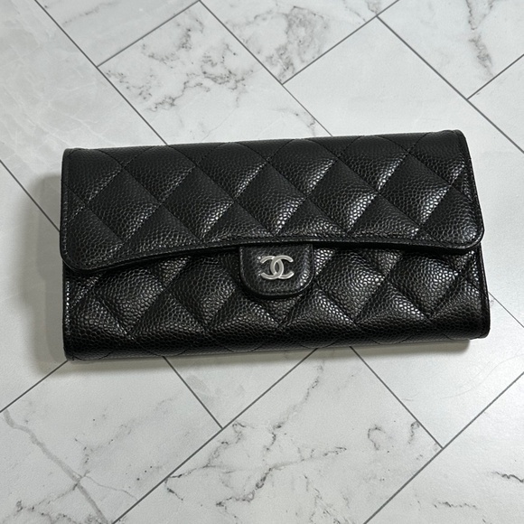 CHANEL Caviar Quilted Large Gusset Flap Wallet Black - Picture 2 of 15